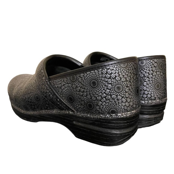 Dansko XP Pro Medallion Black Leather Slip On Clogs Size 42 (U.S. 11.5-12) - Picture 3 of 13
